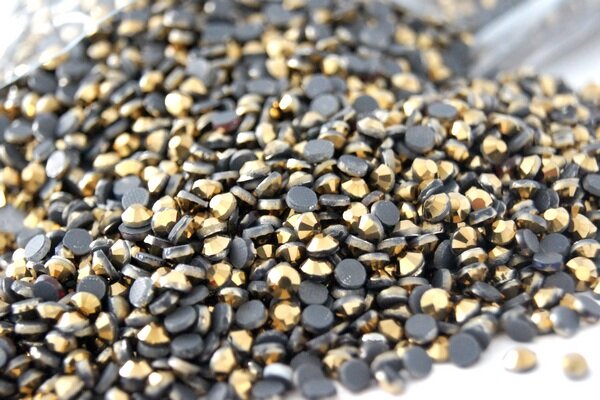 Стразы ss16 термоклеевые 4 мм 10гр. горячей фиксации, цв. 037 тёмно-золотой