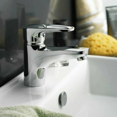 Смесителькран для умывальника раковины мойки однорычажный лапковый крепление на гайке 2600₽