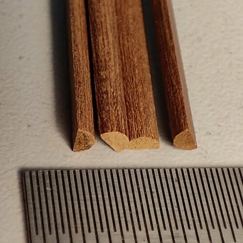 Полукруглая заготовка диаметром 2 мм, темный орех, 4 шт, Amati (Италия)