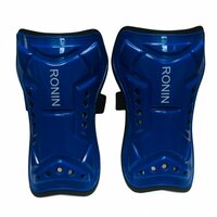 Щитки футбольные Ronin: защитная экипировка для детей;
Характеристики;
защита голени от ударов и ушибов;
устойчивость к растрескиванию;
материалы: пластик, неопрен;
вентиляционные  ...