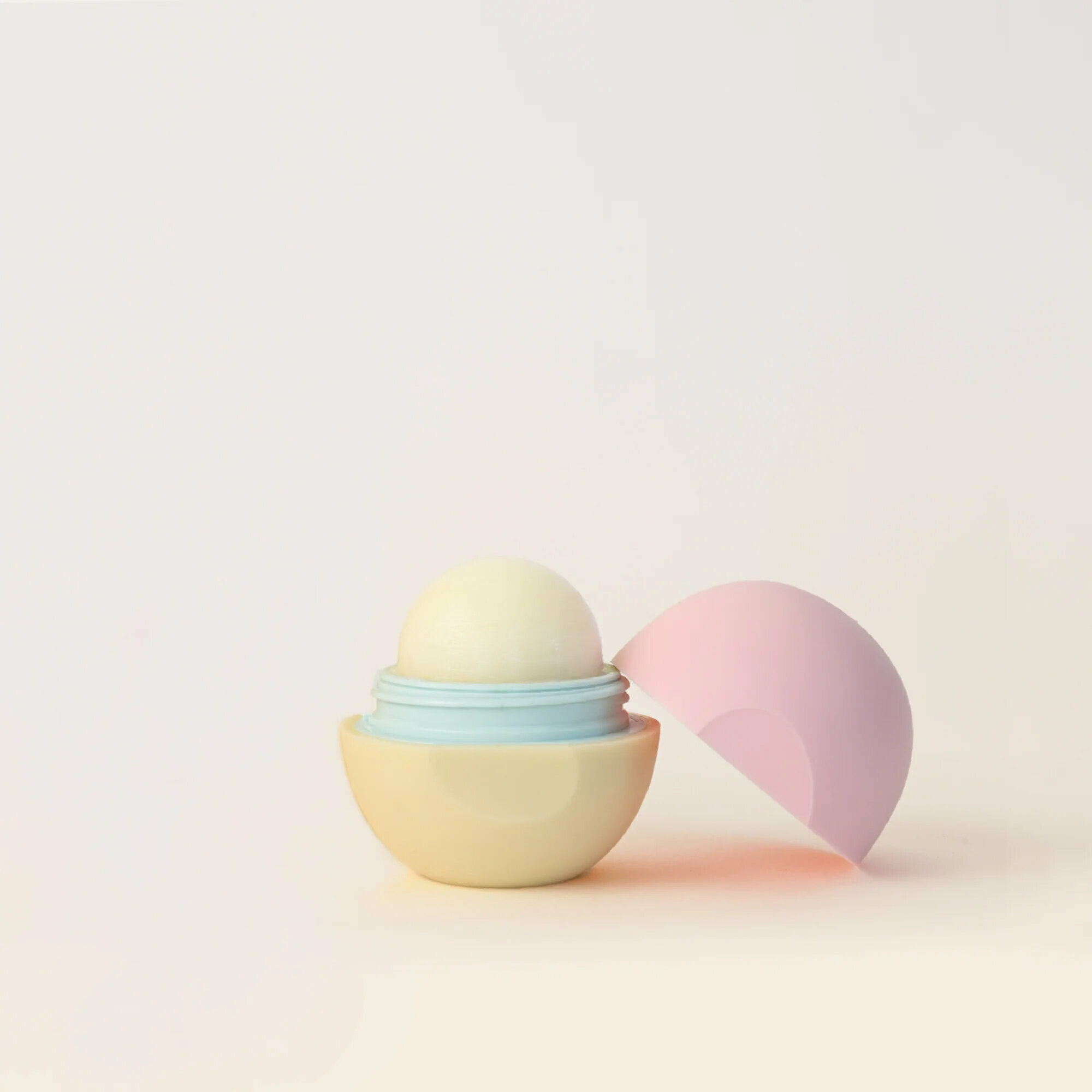 EOS Бальзам для губ Birthday Cake Lip Balm Праздничный Торт, 7 г