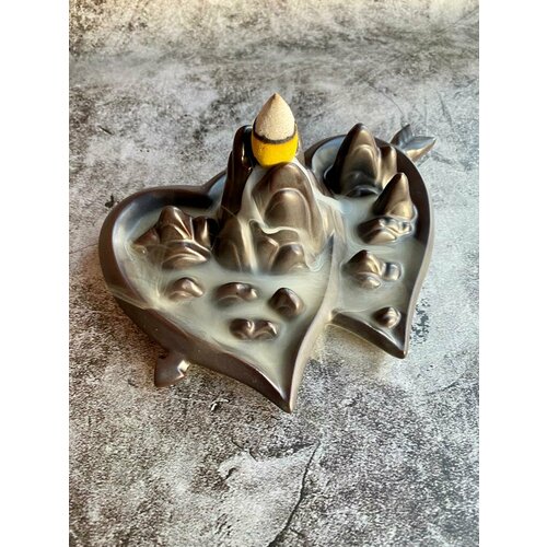 Подставка для благовоний Сердца подставка под благовония стелющийся дым лотос 7 см черно коричневая керамика