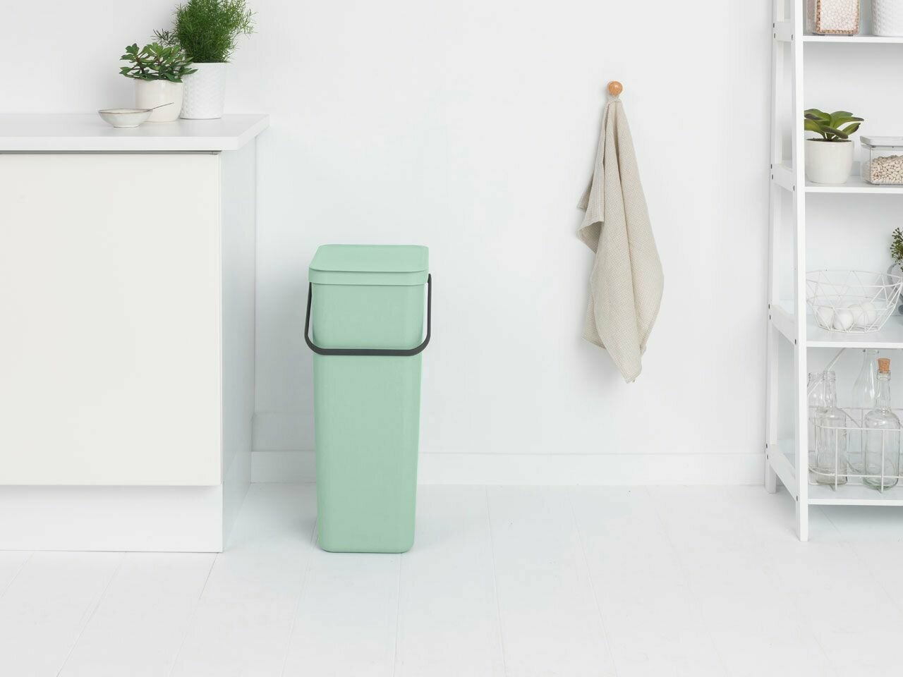 Ведро для мусора 40 л Brabantia Sort & Go мятно-голубой - фото №5