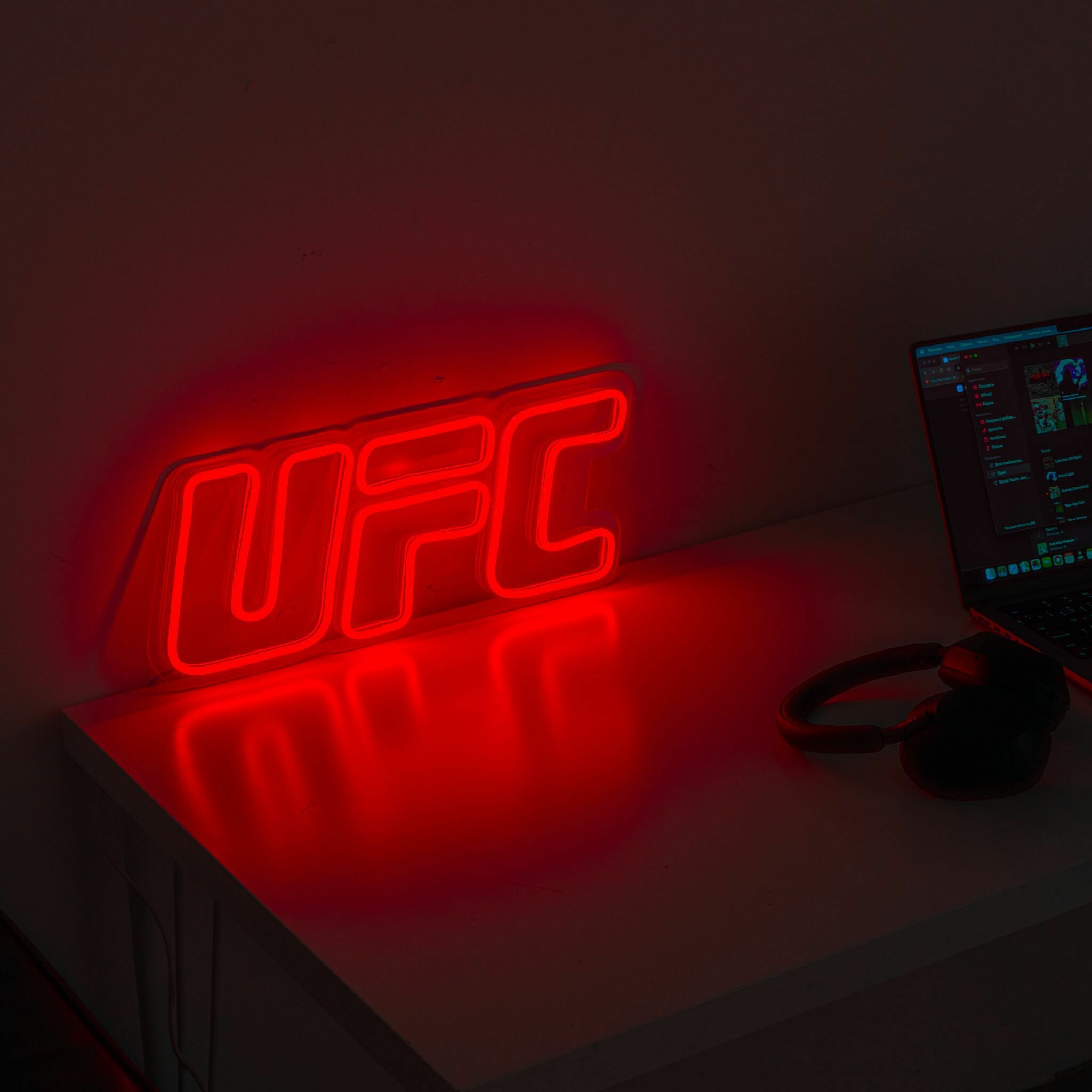 Светильник декоративный DIODENEON UFC 44х17 см. - фотография № 2
