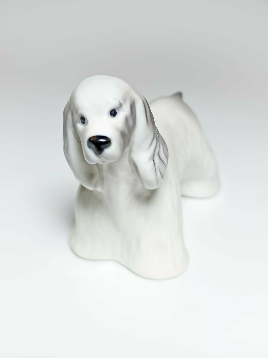 фото Скульптура для интерьера, Фигурка. Астраханский фарфор. Сциталис. Кокер стоящий, серый. Высота 6 см.