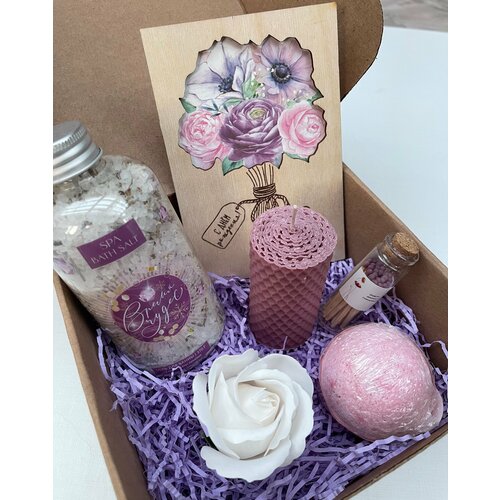 Подарочный набор с деревянной открыткой "С Днем Рождения!" /свеча / спички в колбе/ соль и бомбочка для ванны/ роза