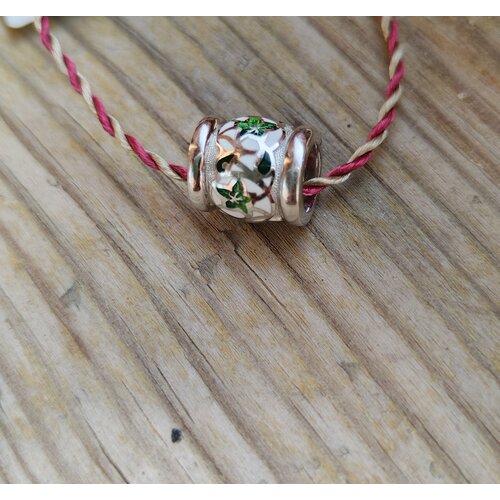 Подвеска на браслет Анастасия Плющ жизнестойкий, серебро, 925 проба, золочение, эмаль, размер 1 см.