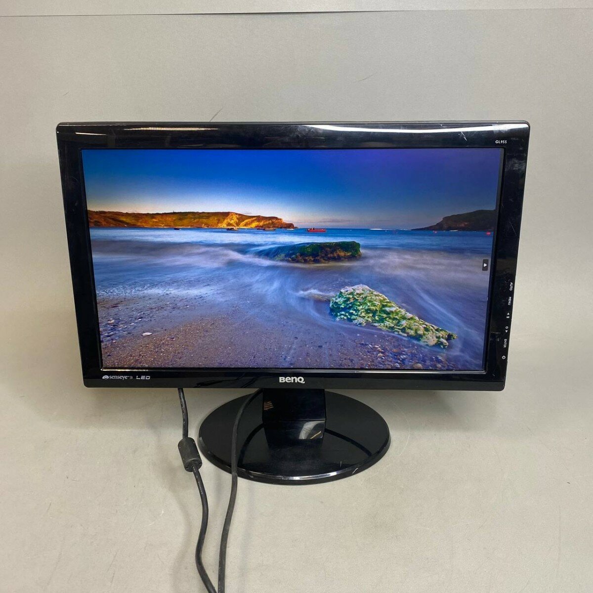 18.5' Монитор BenQ GL950A, 1366x768, TN чёрный