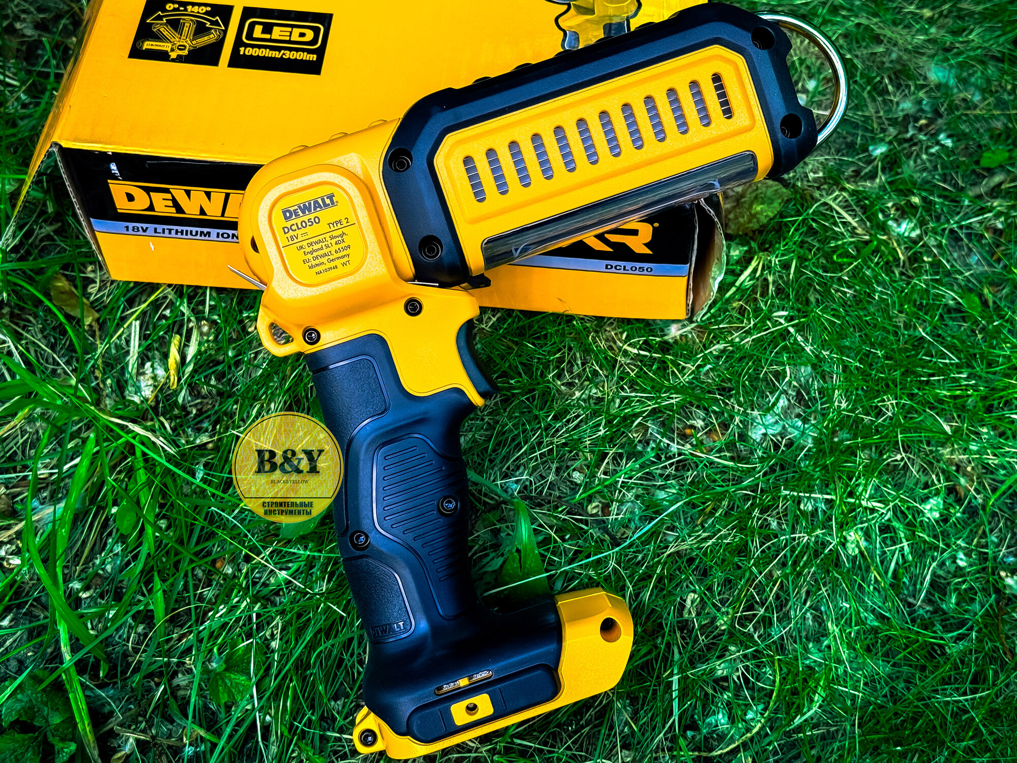 Аккумуляторный фонарь DEWALT DCL050 18В — фото 1