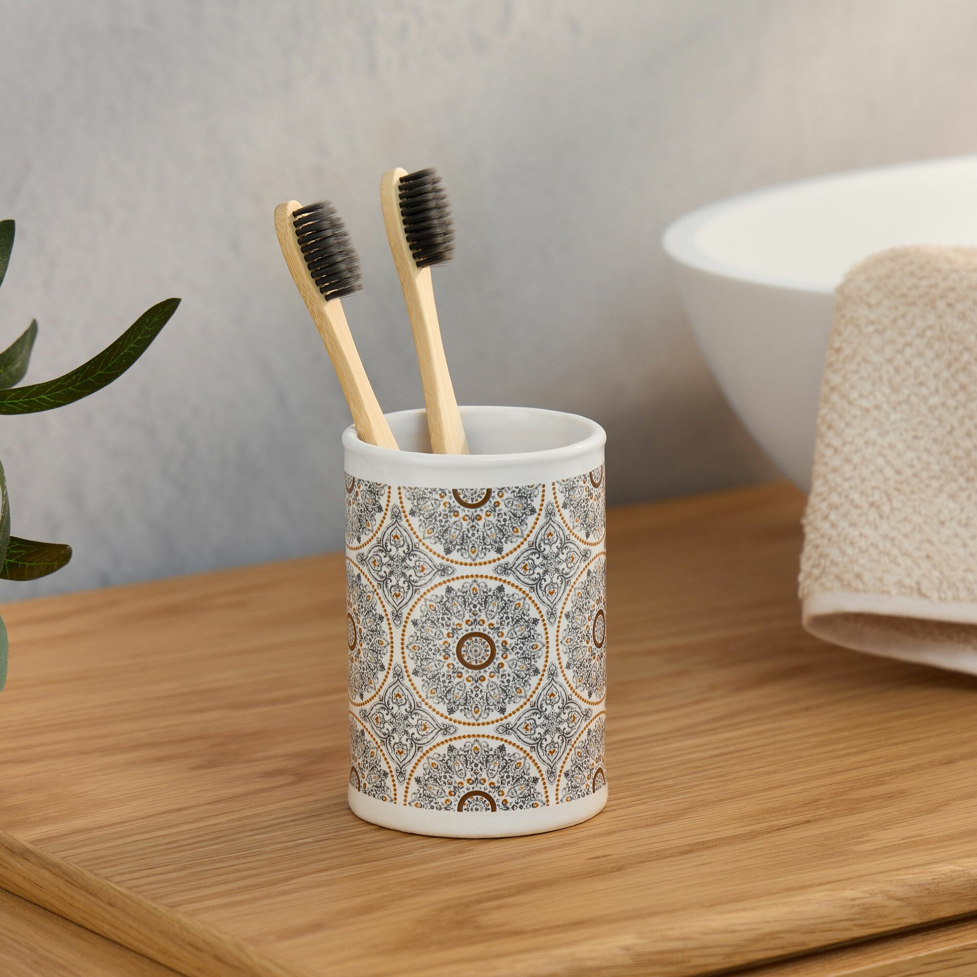 Набор аксессуаров для ванной от бренда Arya home Ethnic 3 предмета белый — фото 1