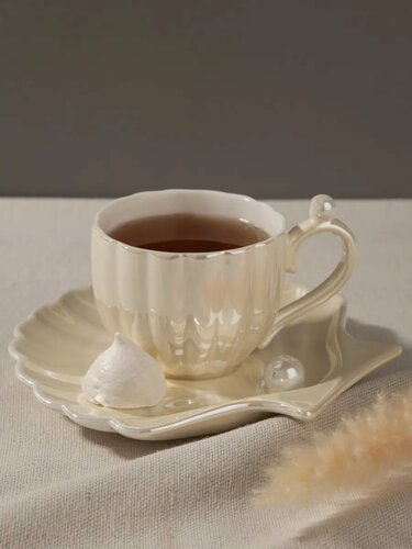 Изображение товара Чайная пара от бренда "Тепло в руках" - "Жемчужная", с принтом, бежевая, керамика
