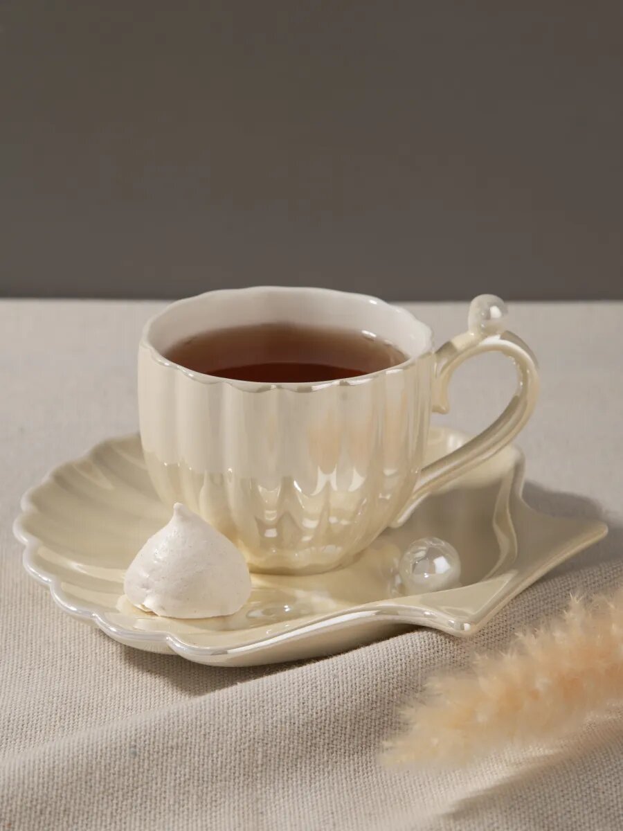 Кружка DB HOMME "Жемчужная", с блюдцем, керамика, новогодняя, бежевая