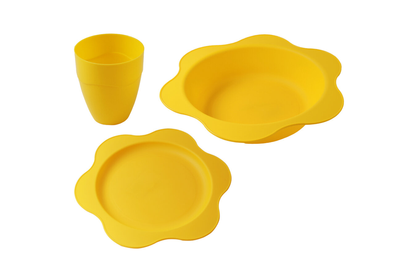 Набор пластиковой посуды Happy Time МК на 1 персону желтый