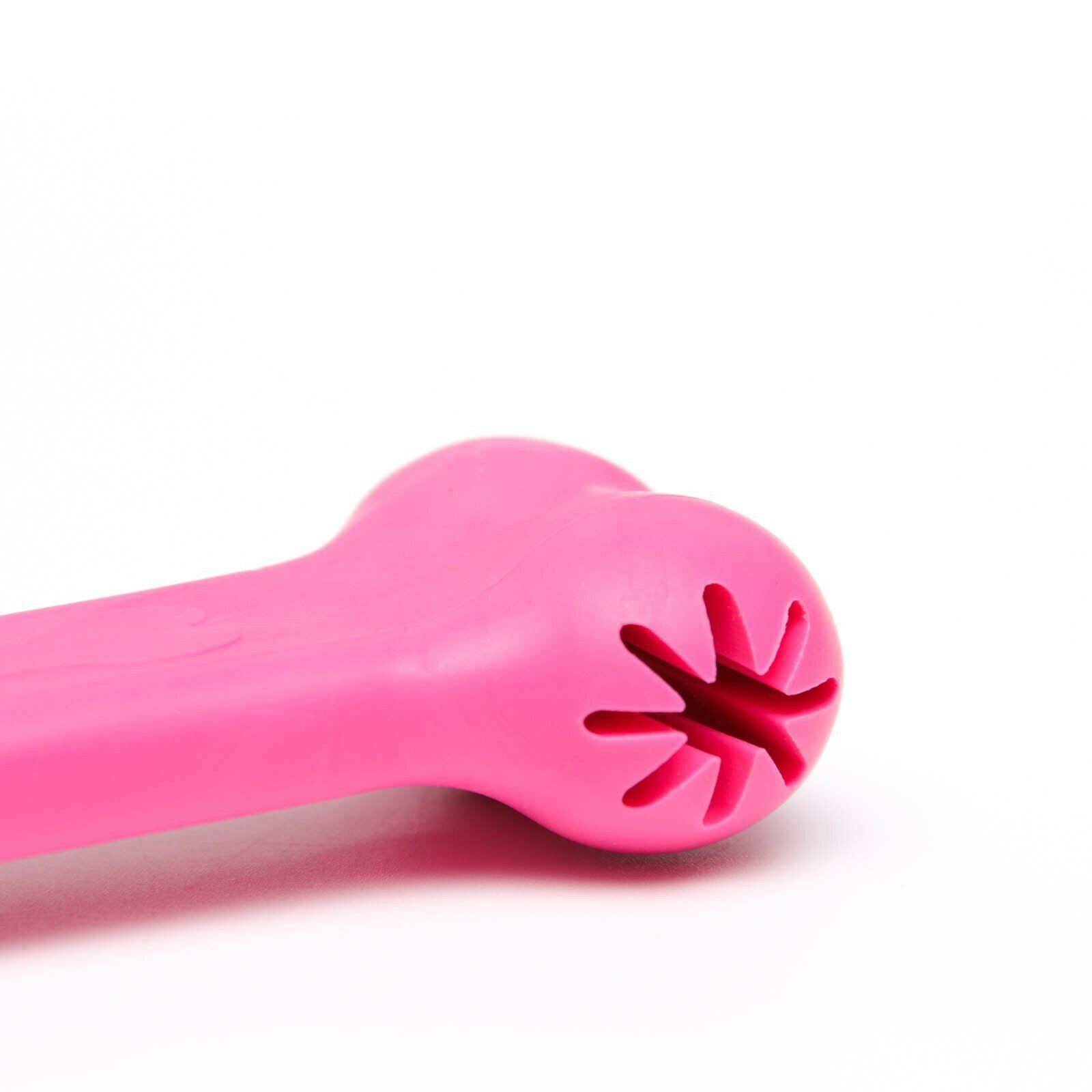 Игрушка жевательная ТероПром 7989702 "Вкусная кость" с отверстиями для лакомств, TPR, 11 см, розовая - фотография № 5