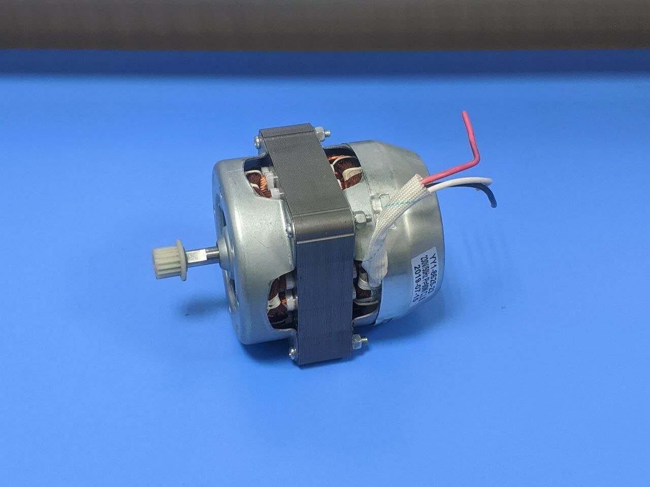 Мотор (YY1-8625-23, 90w) хлебопечки DeLonghi KW702919