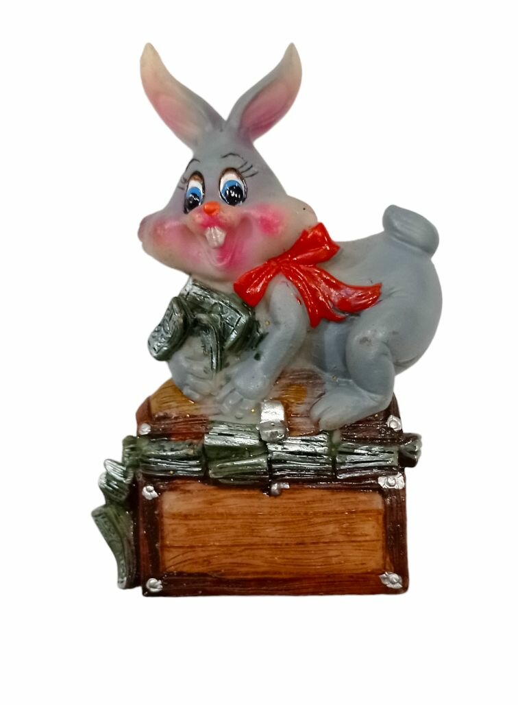Магнит "Кролик с сундуком", 8х5,5 см