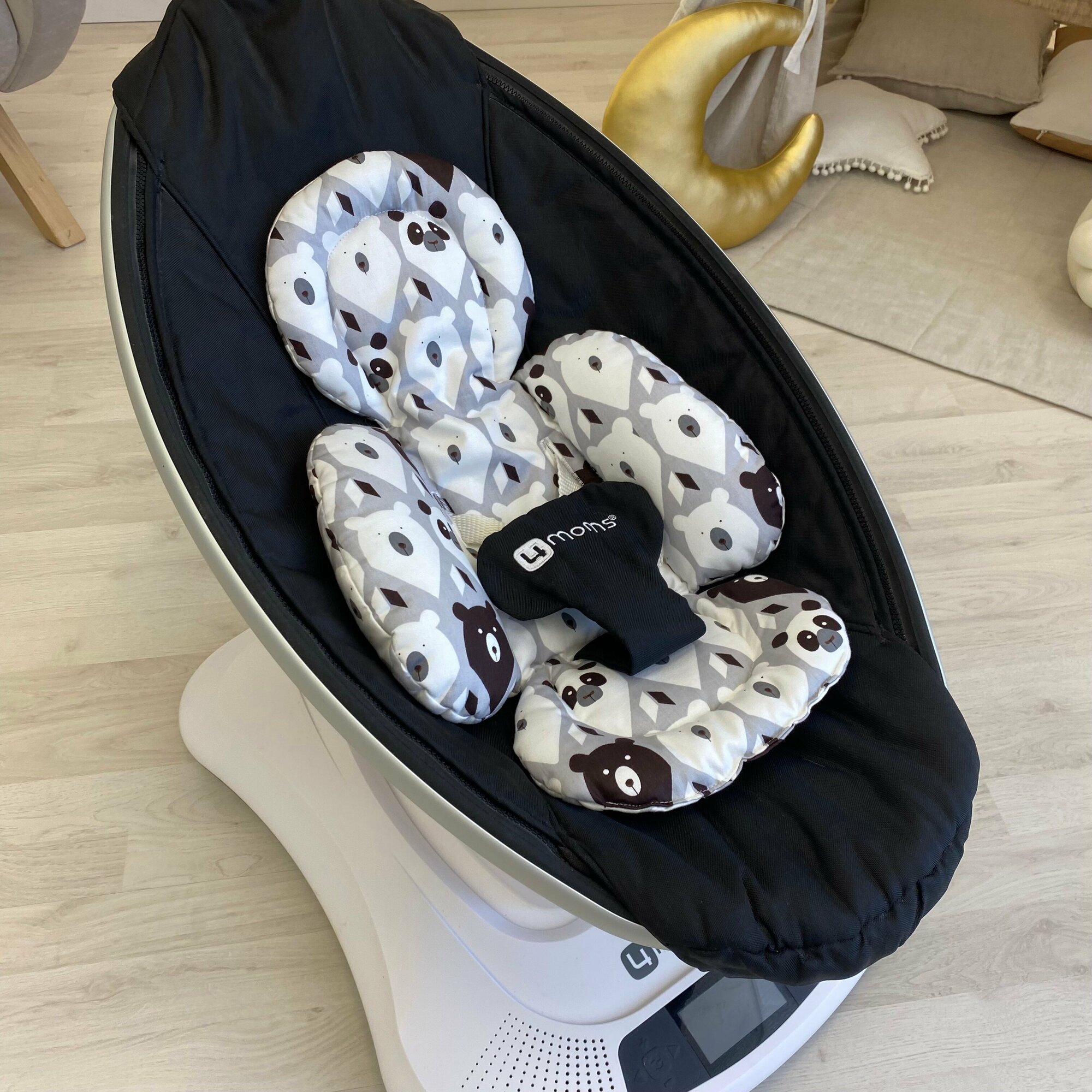 Вкладыш для шезлонга и электронных качелей Мамару 4moms mamaroo, Мишки Грызли