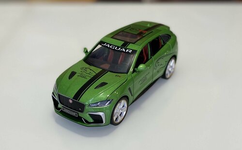 Металлическая машинка Ягуар JAGUAR F-PACE TROPHY, масштаб 1:24, длина 20 см.