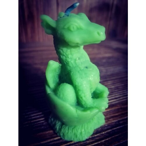 Свеча Дракон восковая с заговором защиты