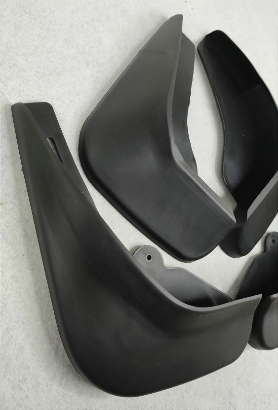 Комплект Брызговиков 4ШТ форд фокус 2 FORD FOCUS 2 (2006-20011) хетчбек 2 передних + 2 Задних — фото 1