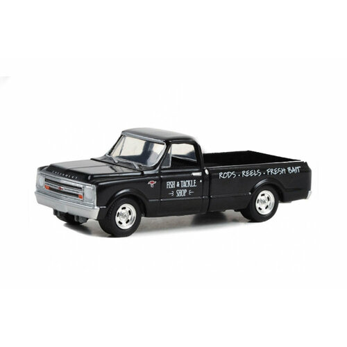 Chevrolet C-10 shortbed fish & tackle shop 1968