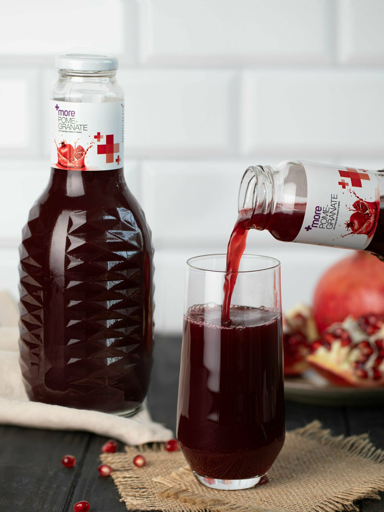 Сок гранатовый прямого отжима Plus more POMEGRANATE, 1л. 1бут. - фотография № 1