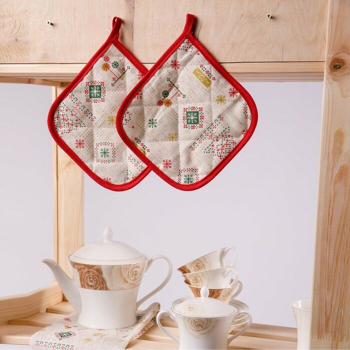фото Мари Санна Набор прихваток Праздник 9266-2 18х18 см 2шт, красный, рогожка, хл100%