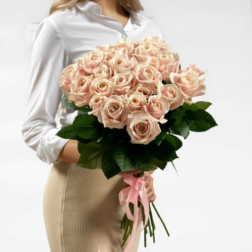 25 розовых роз "Росс" 60 см с лентой