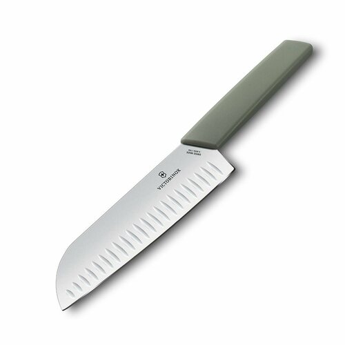 Нож Victorinox Swiss Classic (6.8523.17B) стальной сантоку, лезвие 70 мм, черный