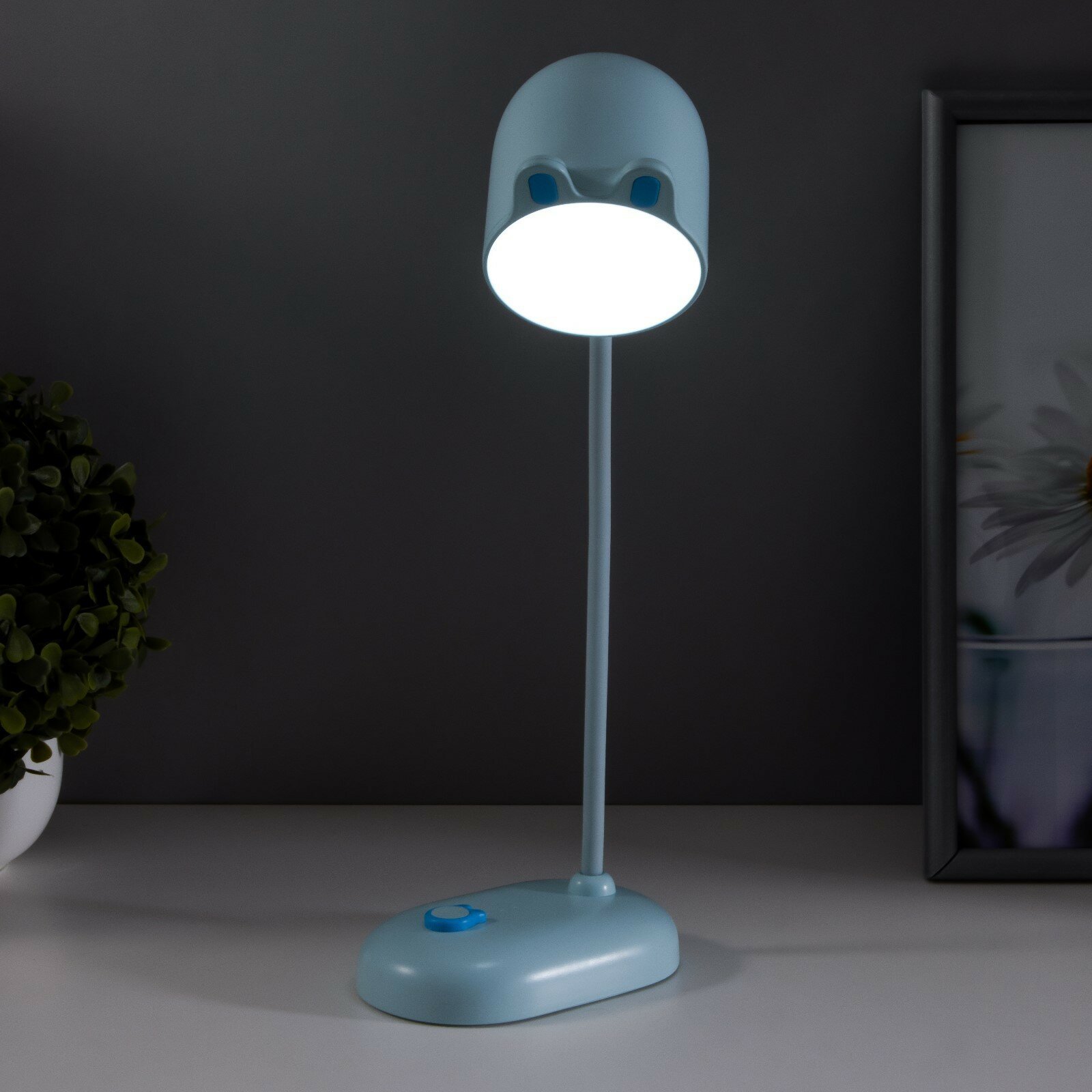 Лампа настольная "Мими" LED 3Вт диммер USB голубой 8х12,5х32 см - фотография № 3