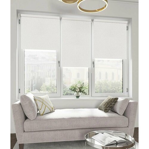 Рулонная штора на окно Блэкаут 80.5х175 см, кристалл белый. Рулонные жалюзи для комнаты, спальни, кухни, детской, гостинной