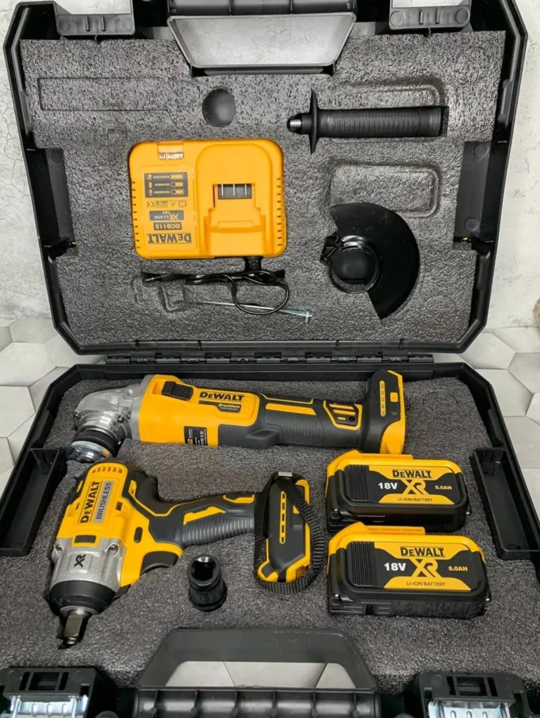 Набор аккумуляторного инструмента DeWalt 2в1 (Гайковерт и УШМ болгарка) 18V