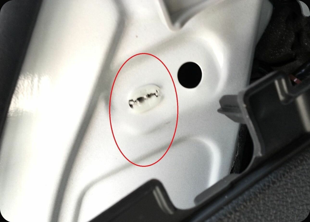 Клипса крепления обшивки салона RENAULT/NISSAN 7703081233 (5шт) — фото 1