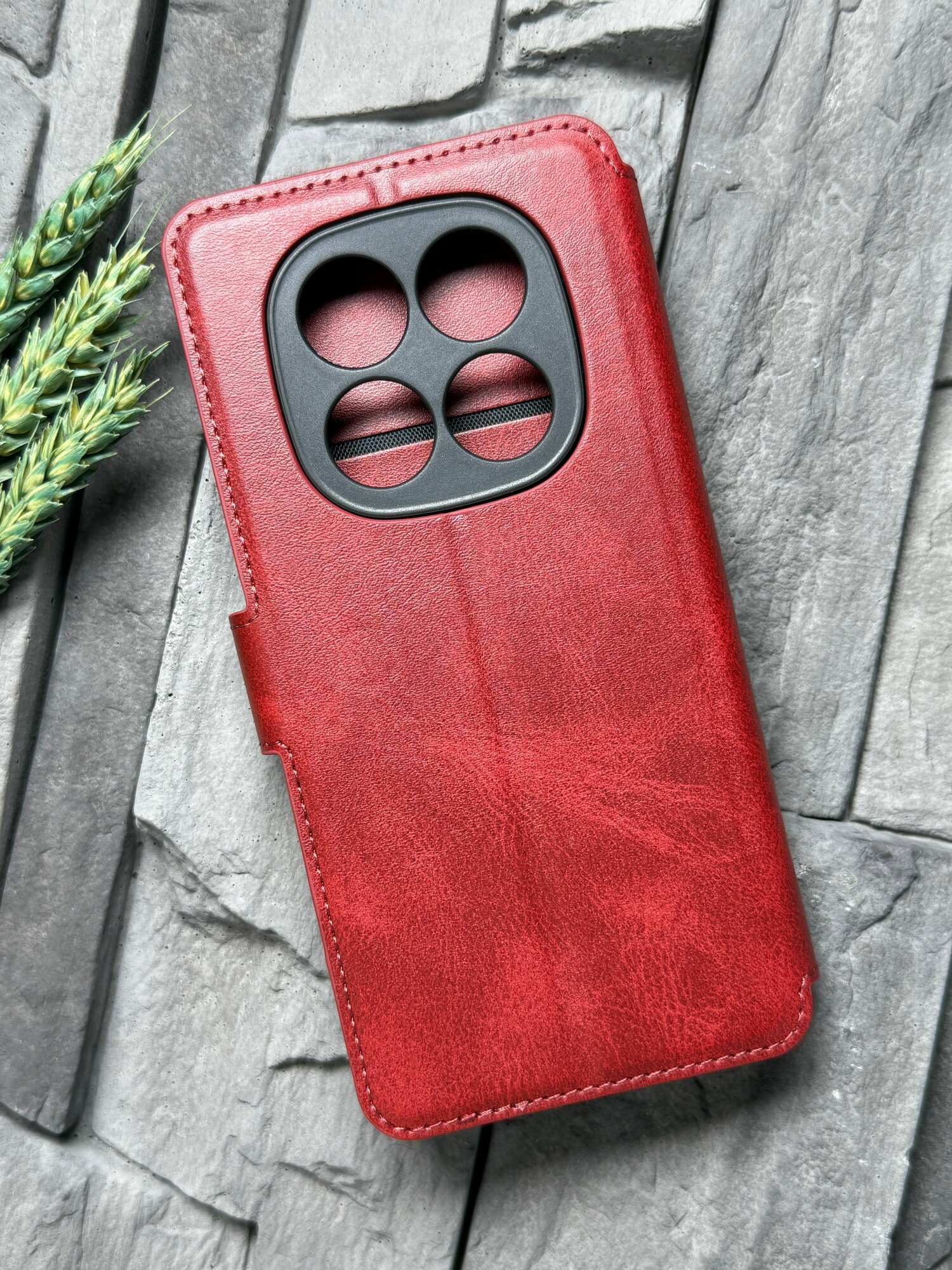 Чехол книжка для Xiaomi Redmi Note 14 Pro / Poco X7 кожаный с магнитной застежкой / Редми Ноут 14 Про / Поко Х7 с хлястиком, с функцией подставки, красный — фото 1
