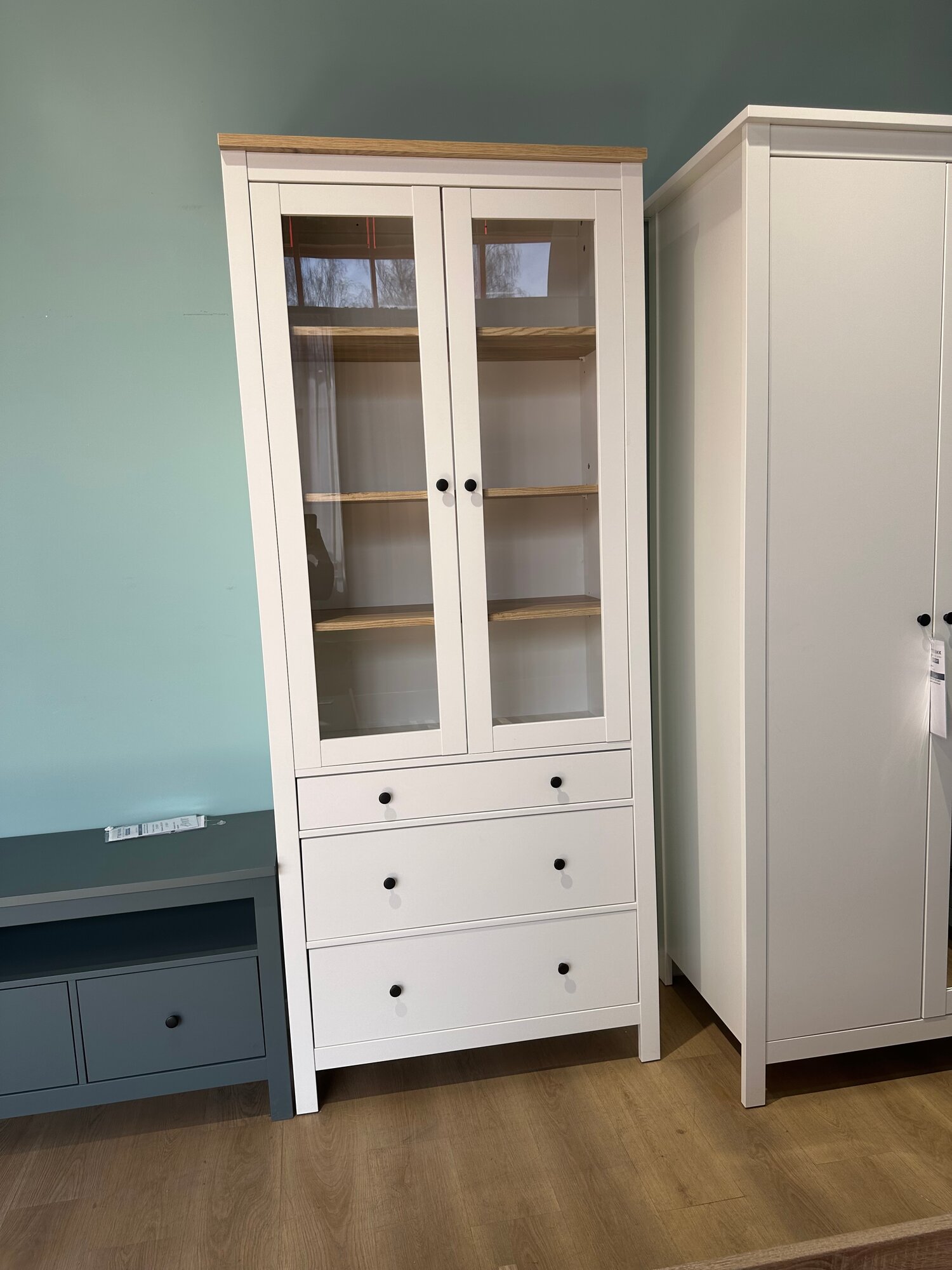 Шкаф с витриной IKEA 90 белый/ясень