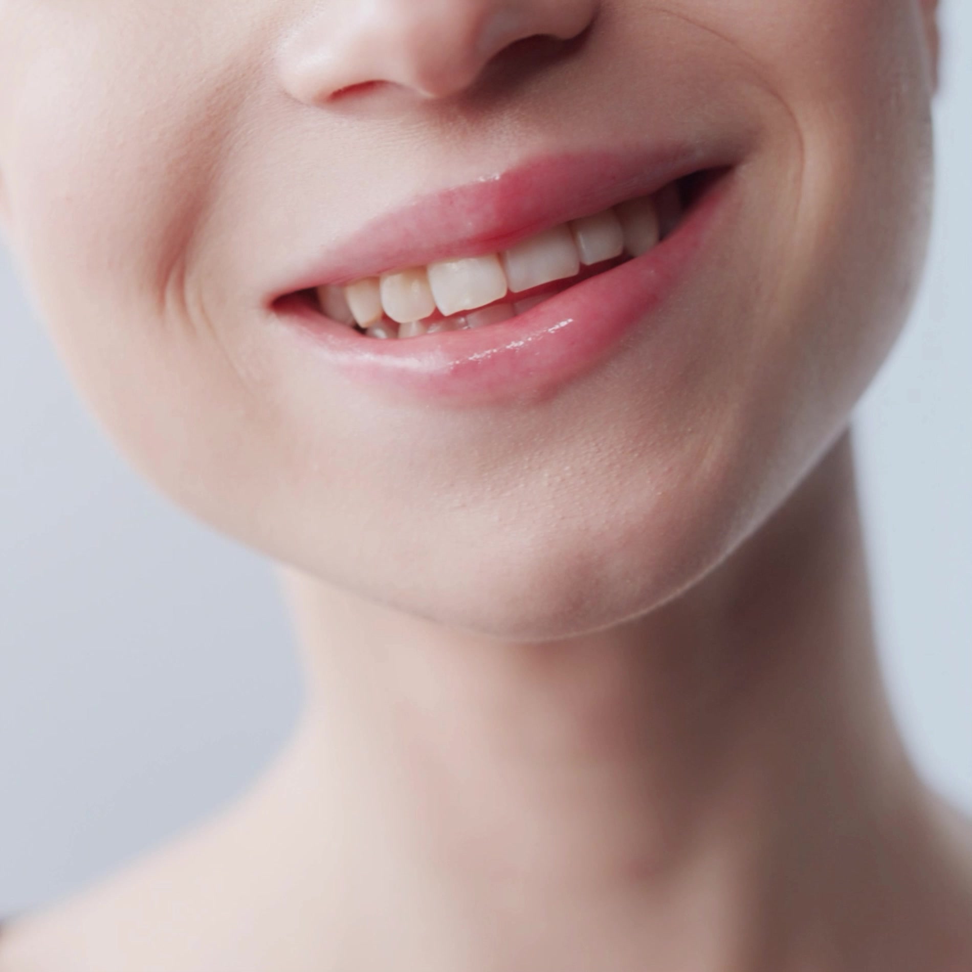 Зубная паста Colgate Макс Блеск Кристальная мята с отбеливающими пластинками, 100 мл (2 шт) — фото 1