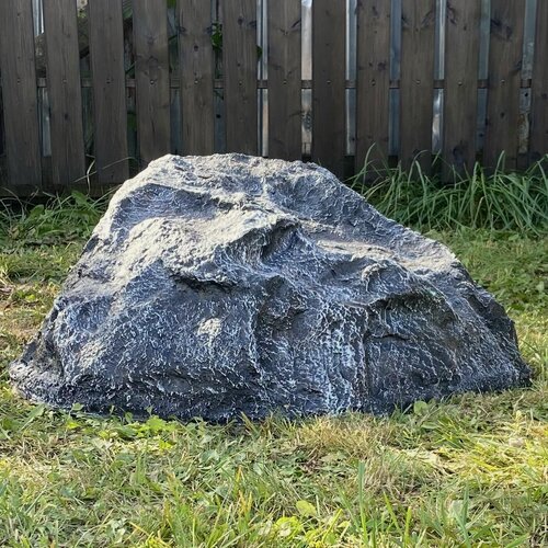 Изображение товара Садовая фигурка Камень-крышка декоративная на люк колодца\септика 96х93х38