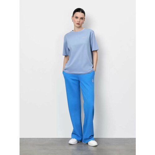 фото Брюки спортивные just clothes синий. декор термологотип. карманы спереди 2 б/заст, сзади нет. пояс резинка+утяг шнурок. д 108см., размер s, голубой