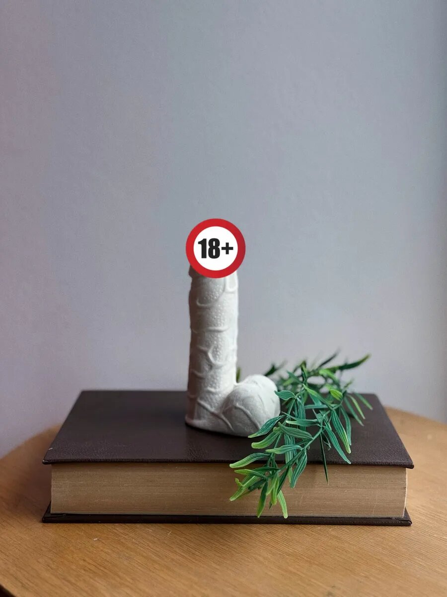 Жалаңаш қара жас әйелдер