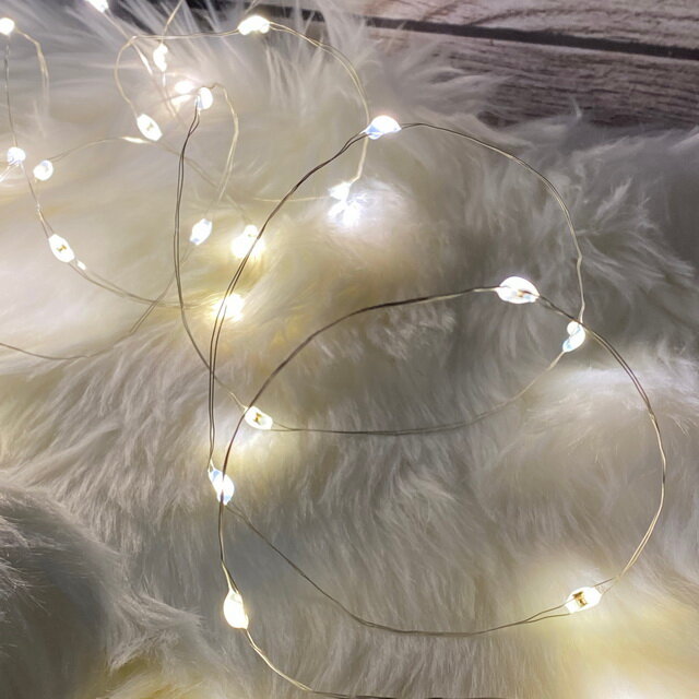 Светодиодная гирлянда Капельки Grande на батарейках 2 м 20 теплых белых мини LED ламп серебряная проволока IP20 Koopman AX9721220