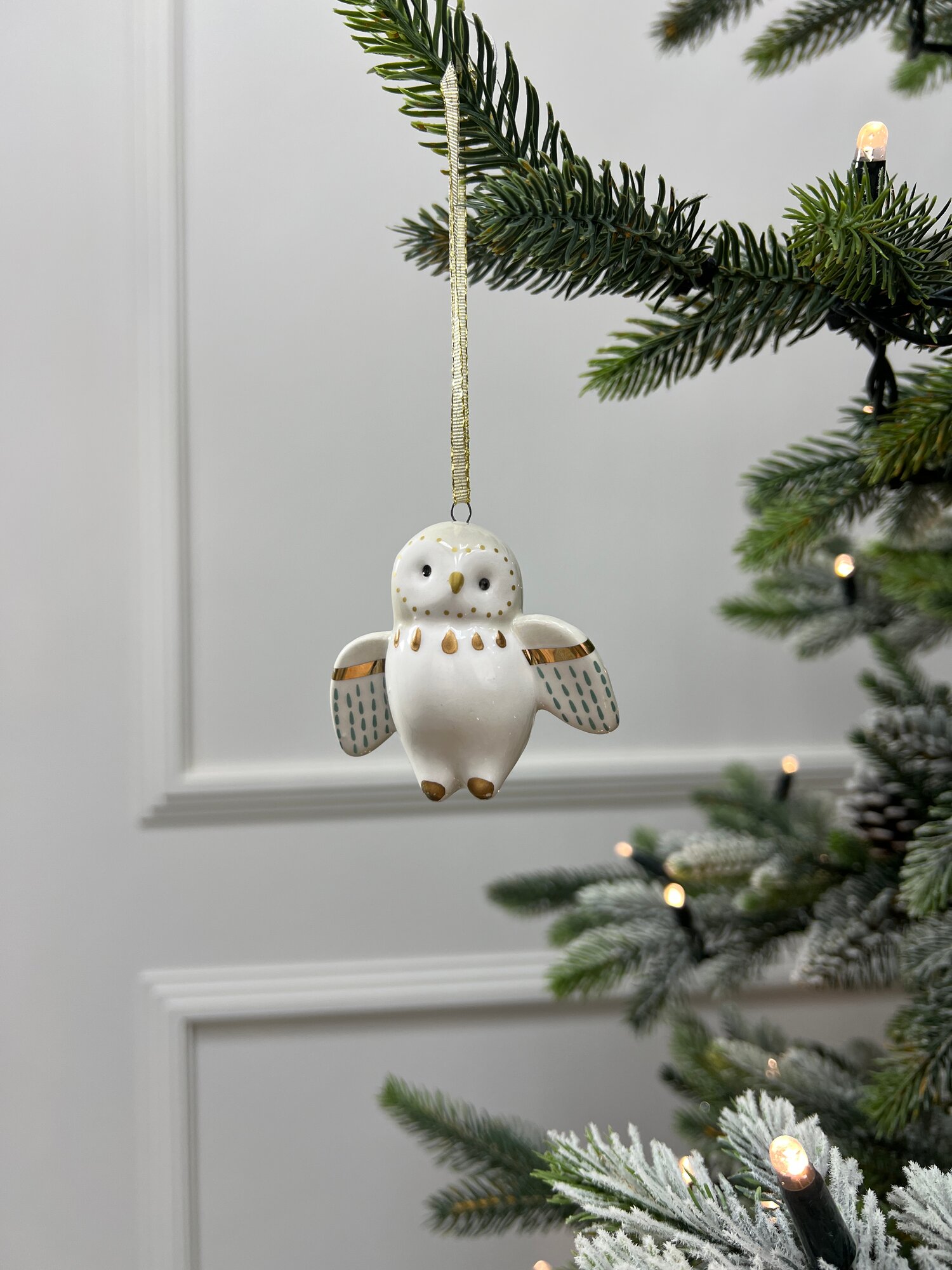 Елочная игрушка Лавка Чудес "Сова", фарфор, 6,2 см, белый/золотой — фото 1