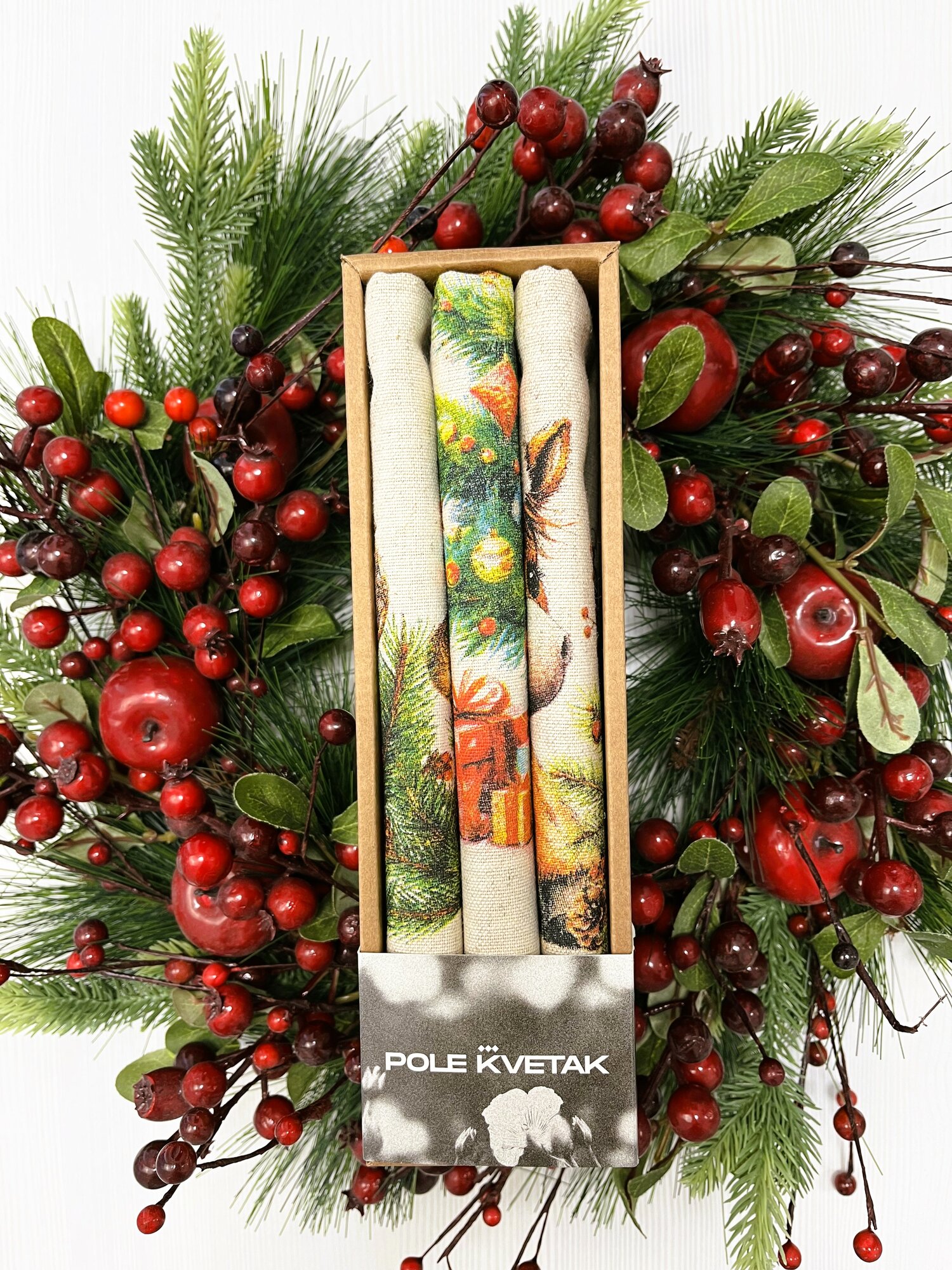 Новогодний подарочный набор кухонных полотенец из льна "Ожидание праздника"