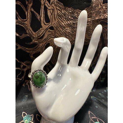 фото Кольцо мельхиор, нефрит, безразмерное, зеленый hoksa