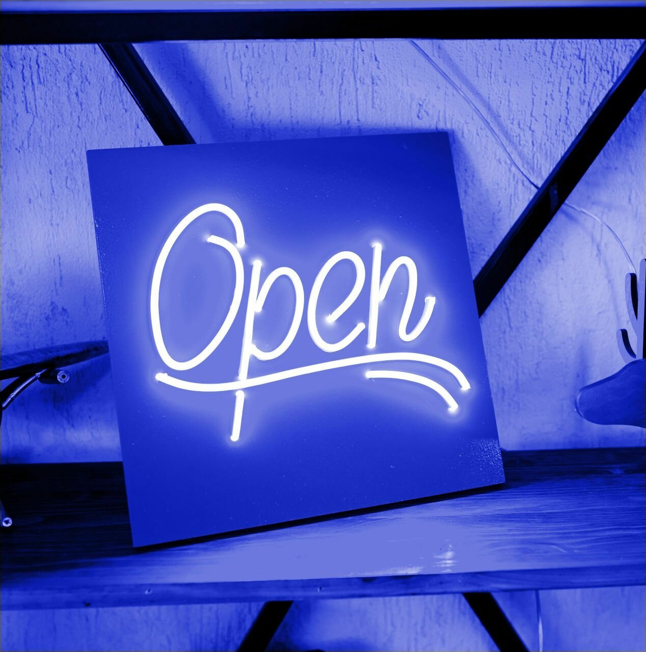 Неоновая вывеска Open, 50х50 см, синий