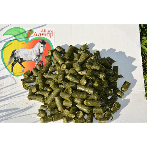 добавка для животных витаминно травяная мука 3кг ваше хозяйство Витаминно Травяная Мука 20кг
