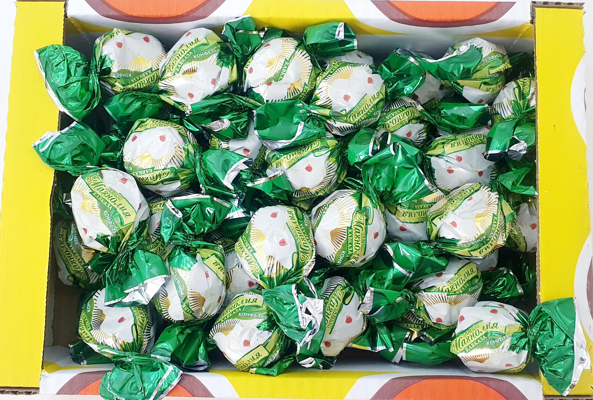 Конфеты "Белая Магнолия Кавказа" кунжутные в шоколаде 1 кг