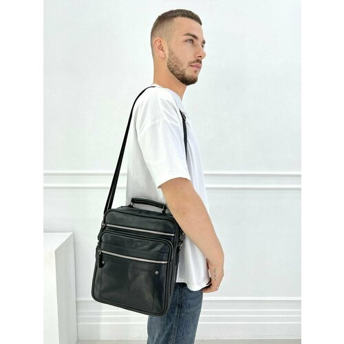 фото Сумка мессенджер , фактура гладкая, черный нет бренда