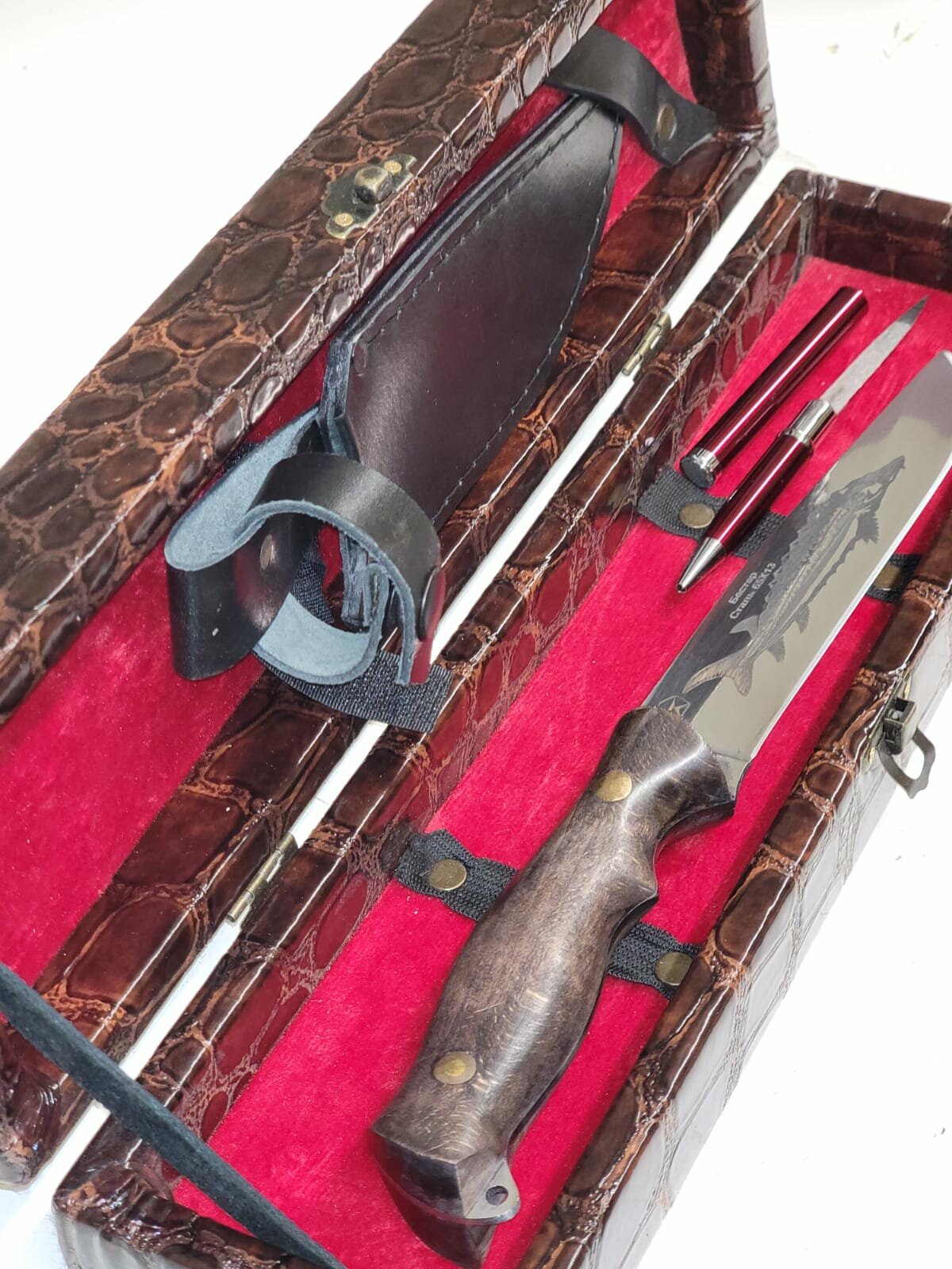 Туристический разделочный нож Щука , Бестер Рыба в кожаном чехле ножнах и подарочном футляре коробе( сталь65х13)( ручка нож в подарок )