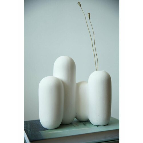 Ваза ZAVOD BETON Гибискус высота 15 см бетон настольная белая 900₽