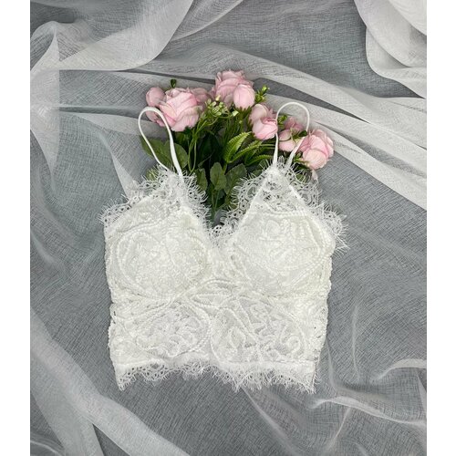 фото Белый топ с кружевом amalora